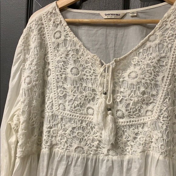 Tantrum- creme tunic with crocheted lace - Picture 2 of 4